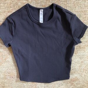 ALO Yoga Fitted Crop T-Shirt Short Sleeve